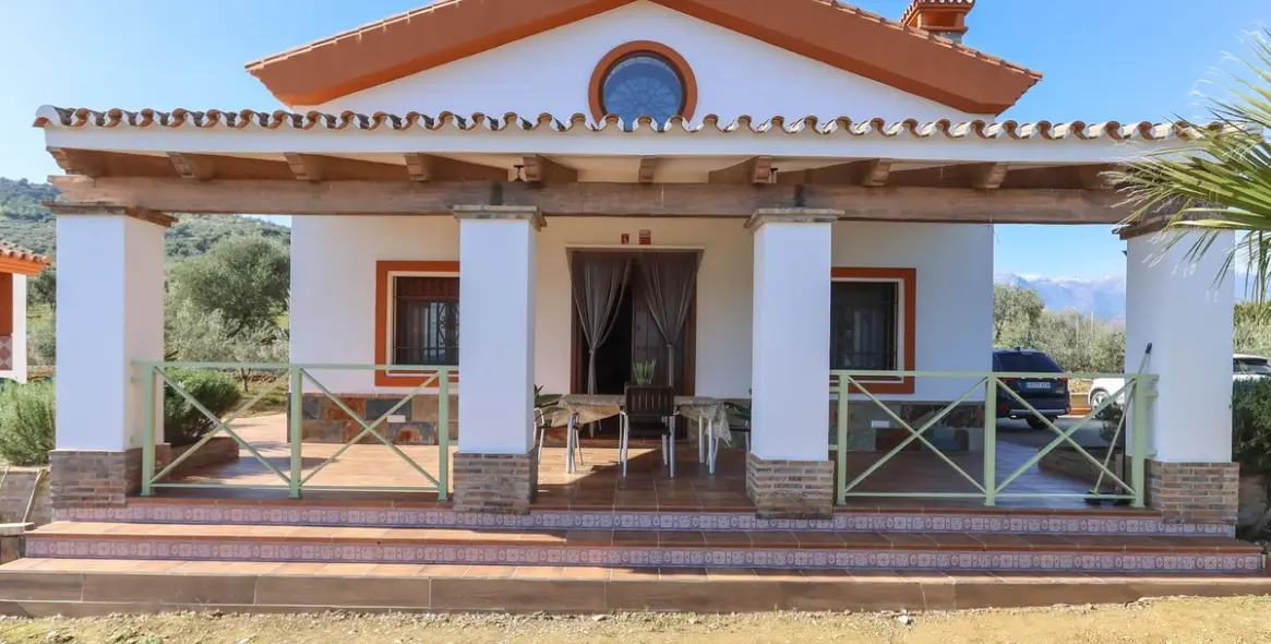 Продажа  отдельно стоящей виллы в Guaro 70