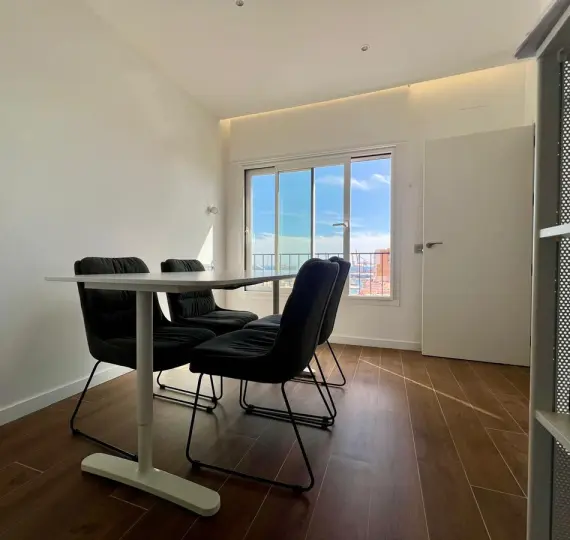 Sale of middle floor apartment in Málaga Centro