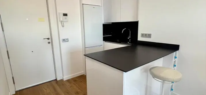 Sale of middle floor apartment in Málaga Centro 4