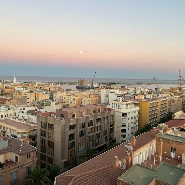 Sale of middle floor apartment in Málaga Centro