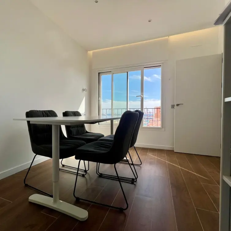Sale of middle floor apartment in Málaga Centro