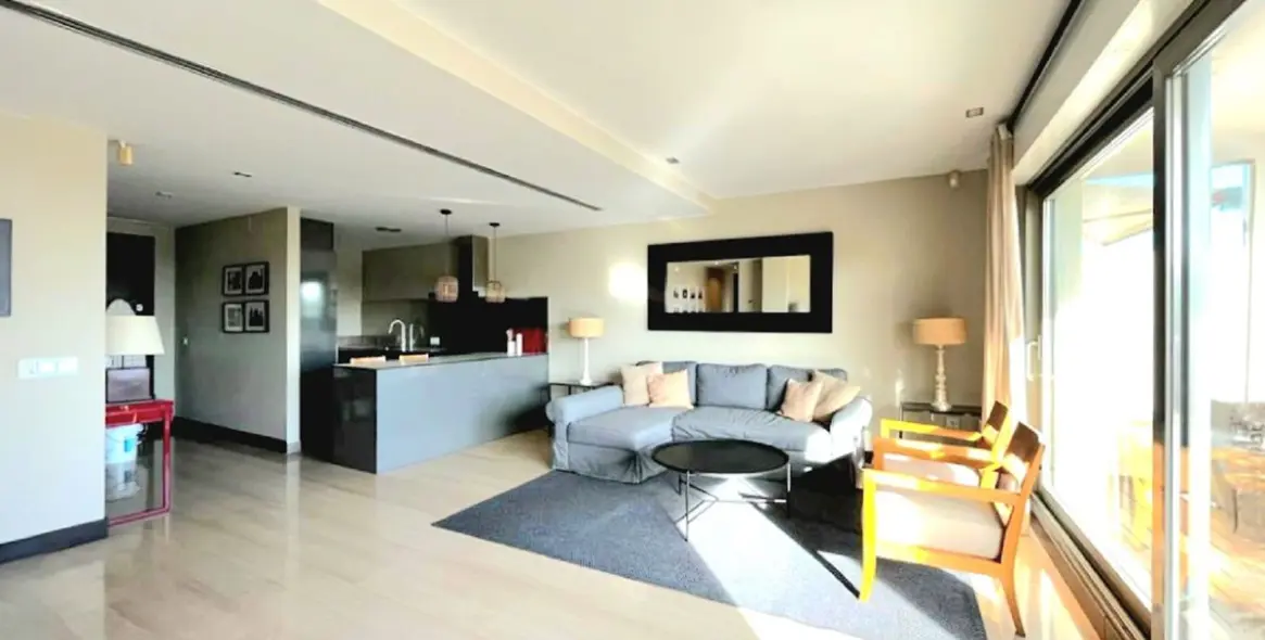 Sale of middle floor apartment in Benahavís 2