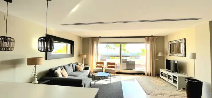 Sale of middle floor apartment in Benahavís 3