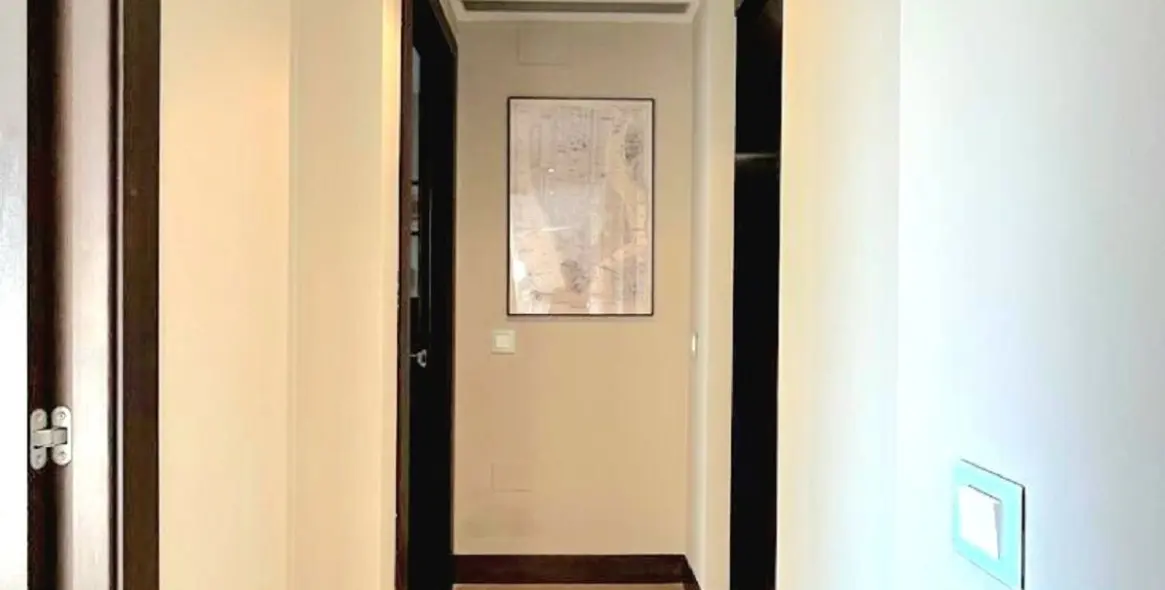 Sale of middle floor apartment in Benahavís 12