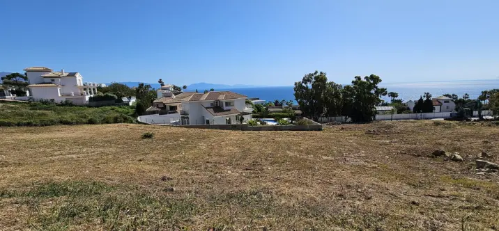 Venta de parcela residencial en Punta Chullera 2