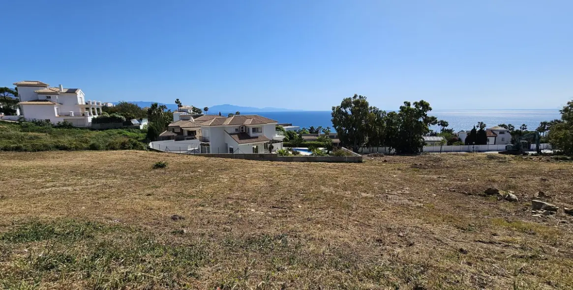 Продажа  жилого участка в Punta Chullera 9