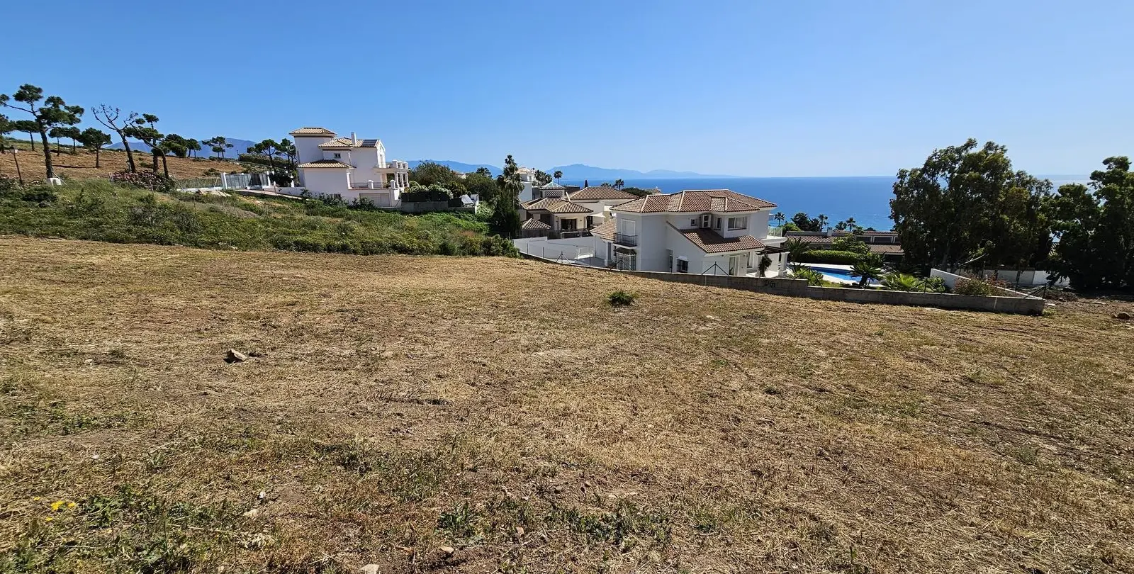 Sale of residential plot in Punta Chullera 4