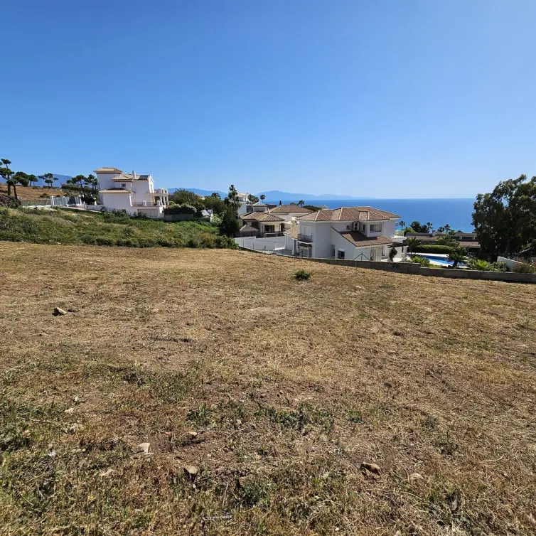 Sale of residential plot in Punta Chullera