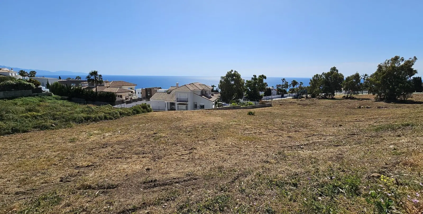 Sale of residential plot in Punta Chullera 6