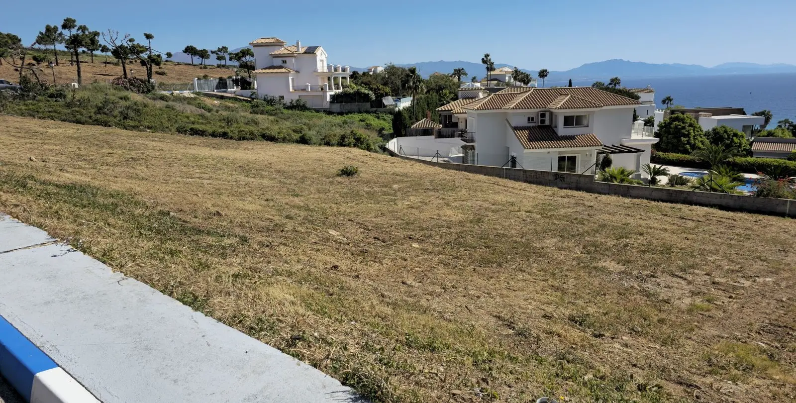 Sale of residential plot in Punta Chullera 11