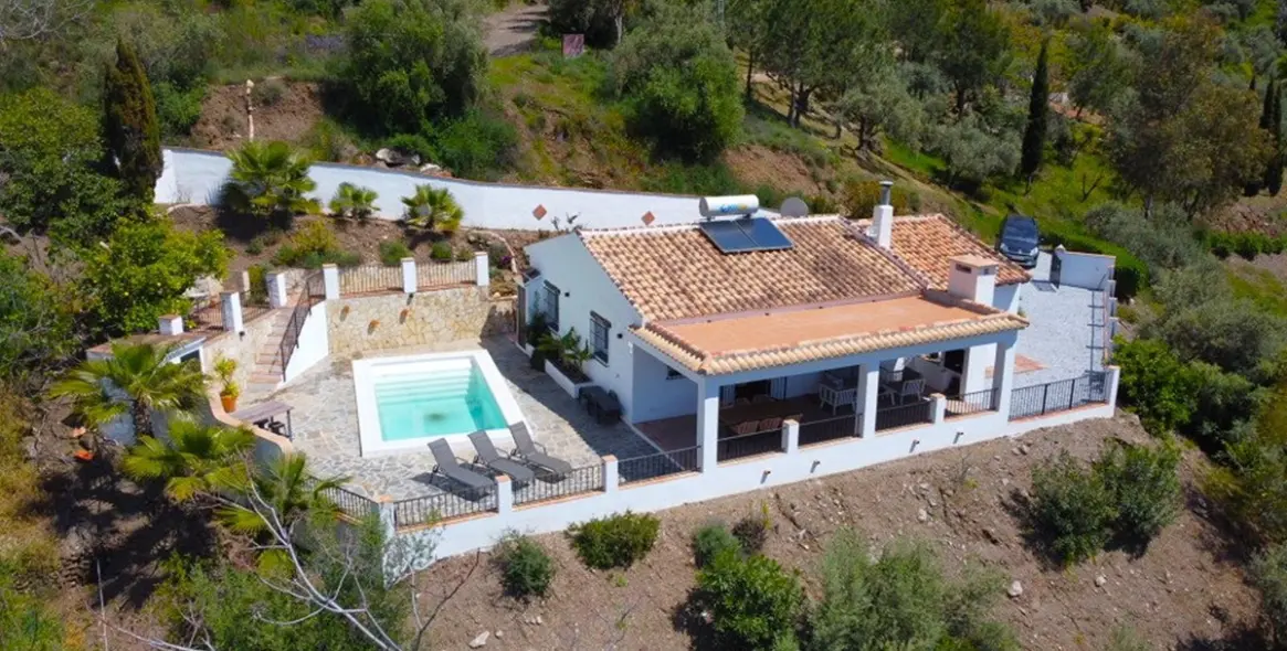 Sale of detached villa in Cómpeta 2