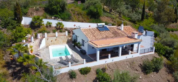 Sale of detached villa in Cómpeta 1