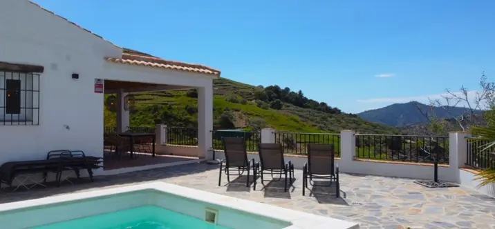 Sale of detached villa in Cómpeta 2