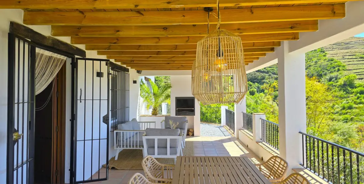 Sale of detached villa in Cómpeta 9