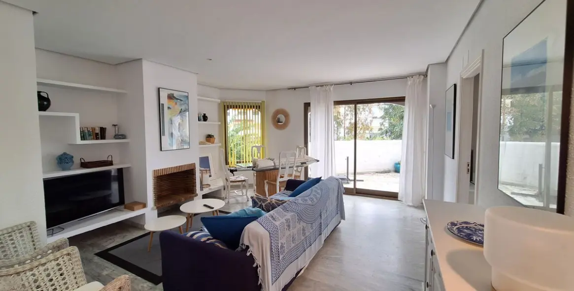 Продажа апартаментов на среднем этаже в Elviria 3