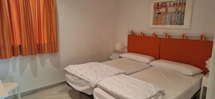 Sale of middle floor apartment in Elviria 4