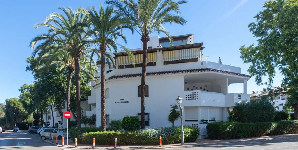 Продажа апартаментов на среднем этаже в Elviria 8