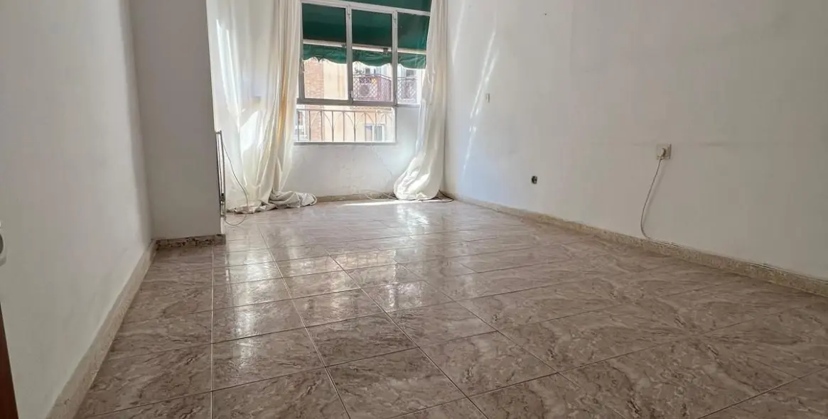 Sale of middle floor apartment in Málaga Centro 1