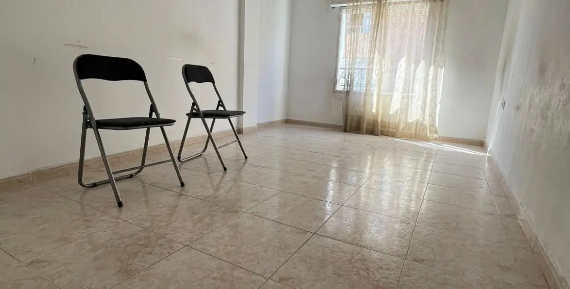 Sale of middle floor apartment in Málaga Centro 2
