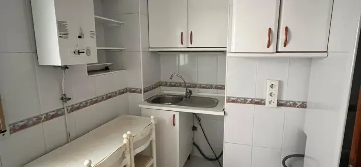 Sale of middle floor apartment in Málaga Centro 2