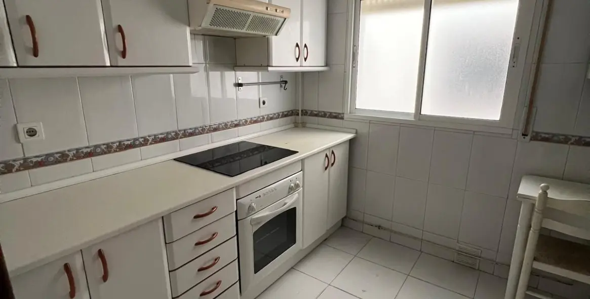 Sale of middle floor apartment in Málaga Centro 4