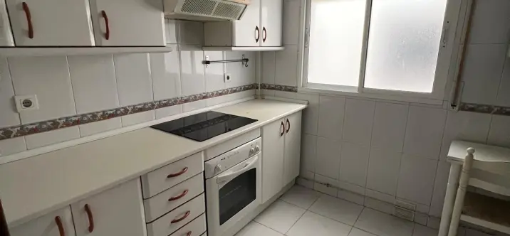 Sale of middle floor apartment in Málaga Centro 3