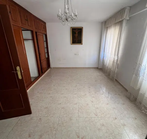 Sale of middle floor apartment in Málaga Centro