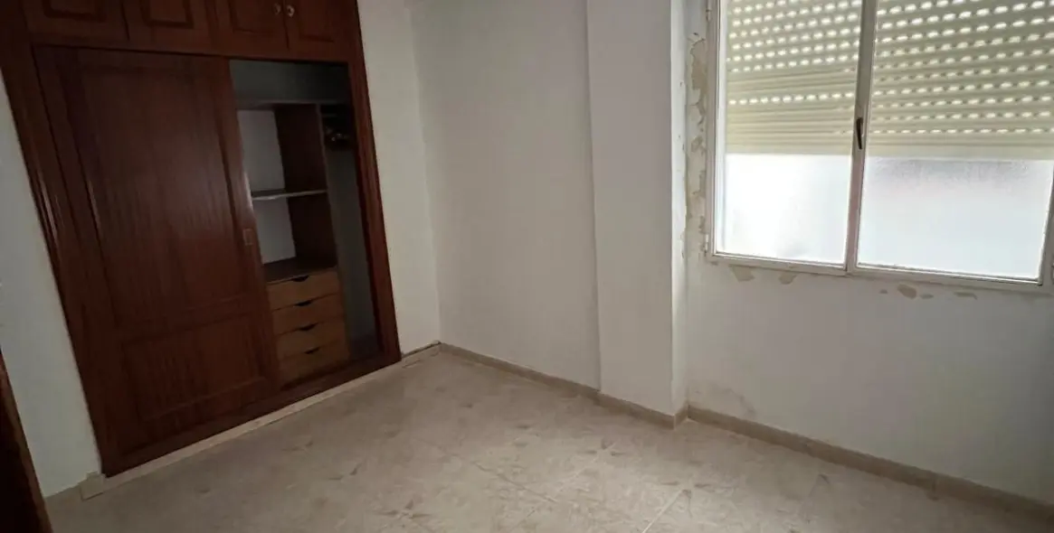 Sale of middle floor apartment in Málaga Centro 7