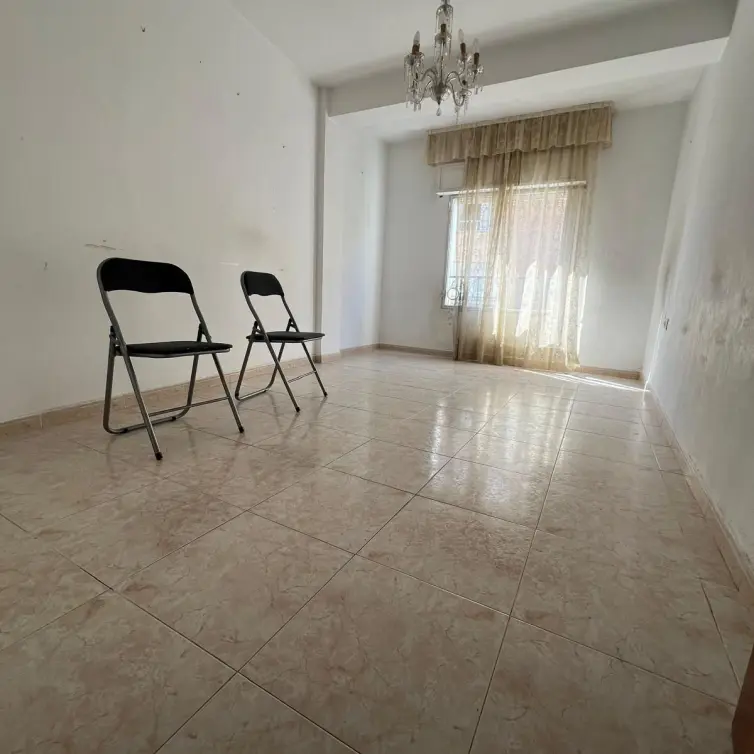 Sale of middle floor apartment in Málaga Centro