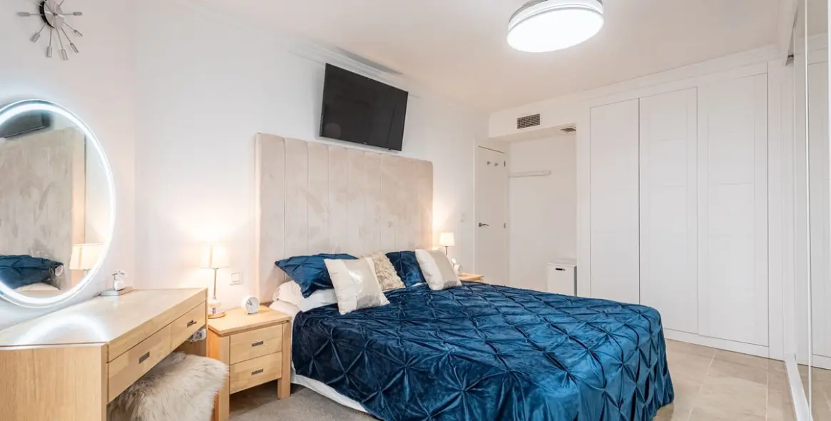 Venta de apartamento en planta media en Benahavís 13