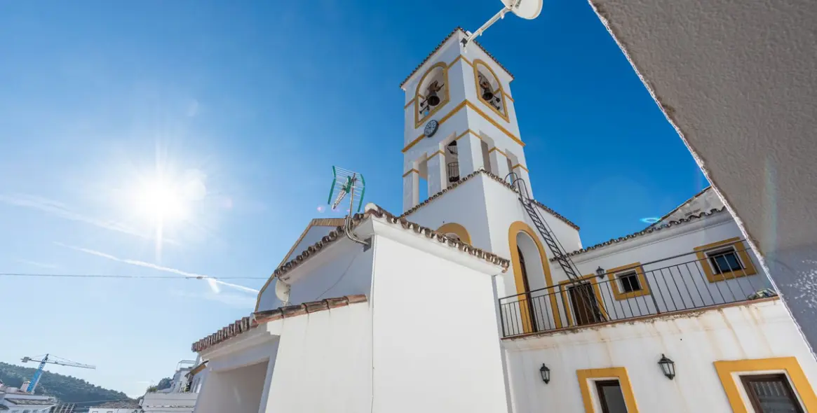 Venta de apartamento en planta media en Benahavís 19