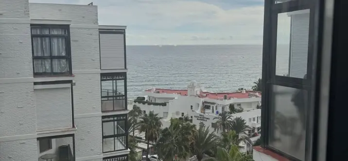 Sale of middle floor apartment in Marbella 0