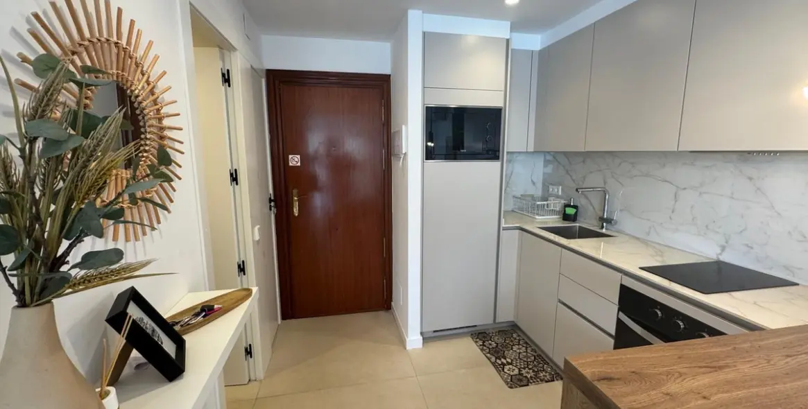 Sale of middle floor apartment in Marbella 10