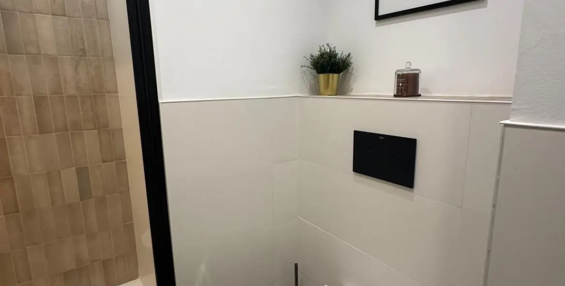 Sale of middle floor apartment in Marbella 12