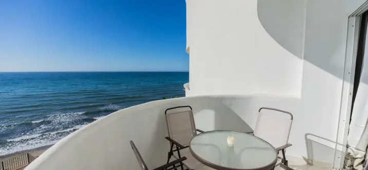 Продажа апартаментов на среднем этаже в Calahonda 1