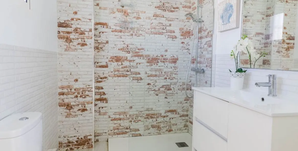 Sale of middle floor apartment in Calahonda 15