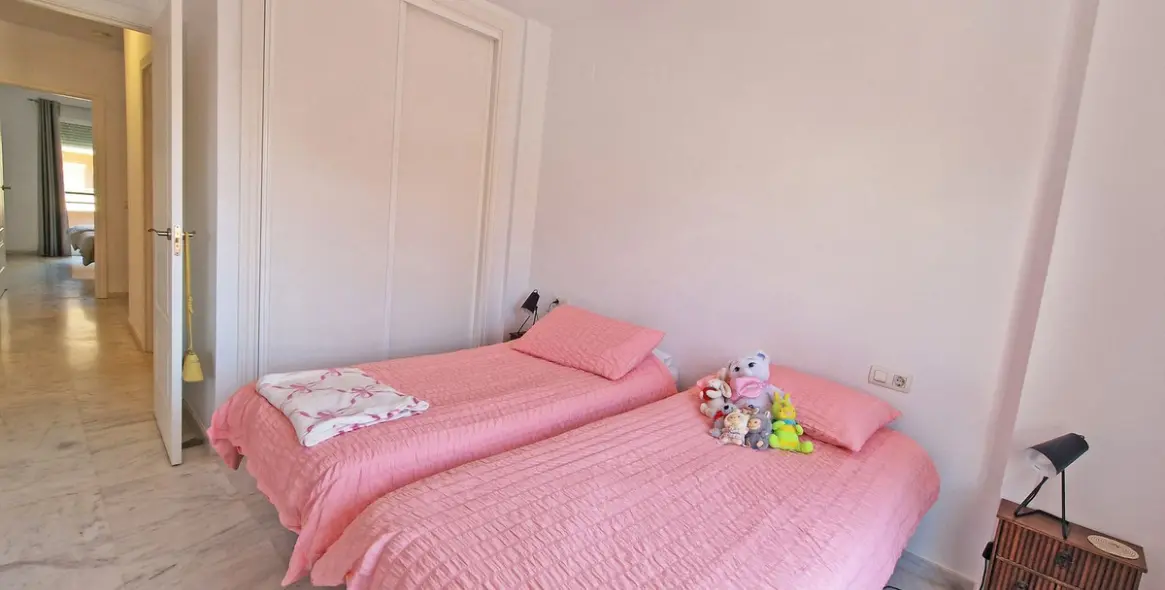 Sale of penthouse in Riviera del Sol 29