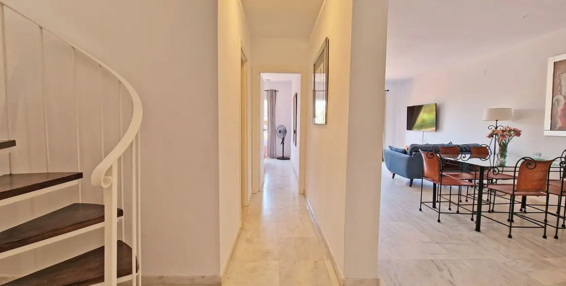 Sale of penthouse in Riviera del Sol 31