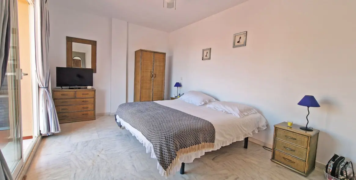 Sale of penthouse in Riviera del Sol 35