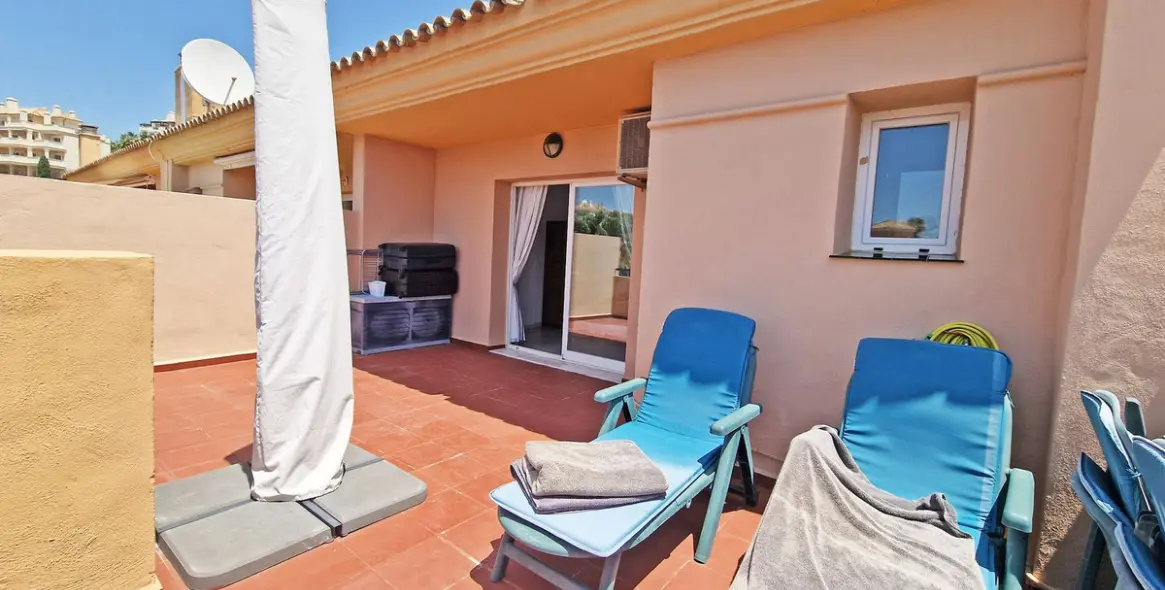 Sale of penthouse in Riviera del Sol 40