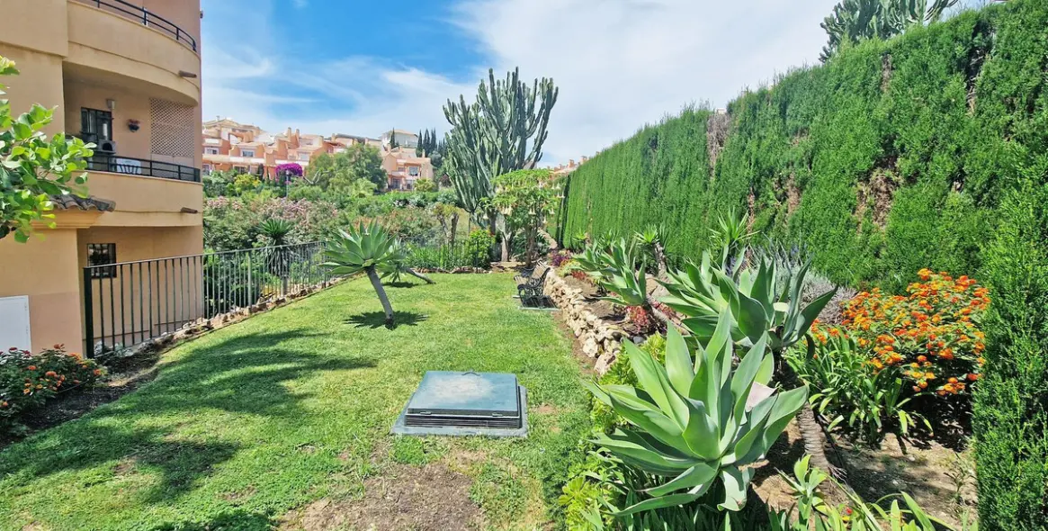 Sale of penthouse in Riviera del Sol 46