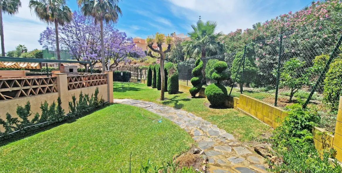 Sale of penthouse in Riviera del Sol 47