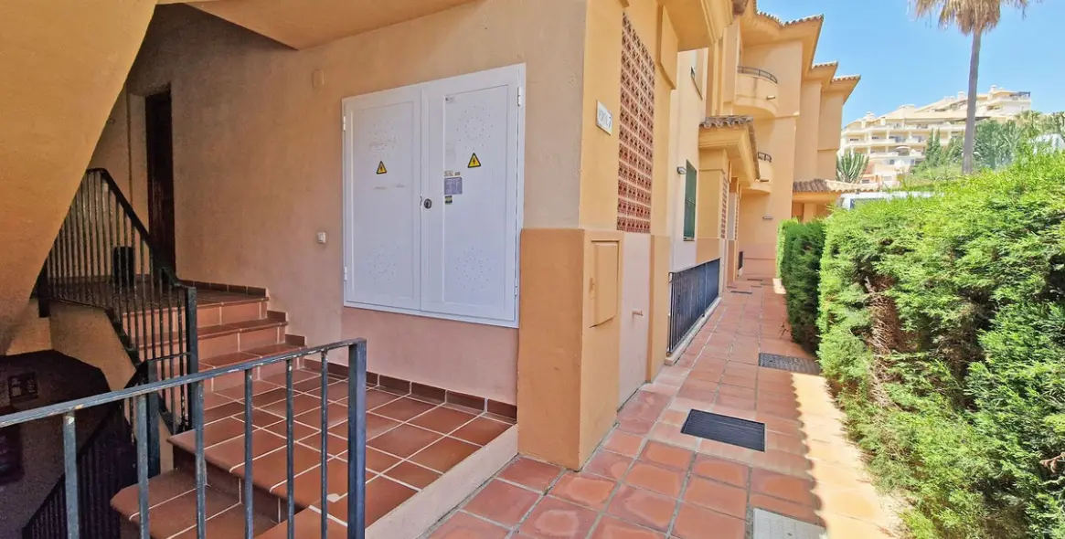 Sale of penthouse in Riviera del Sol 49