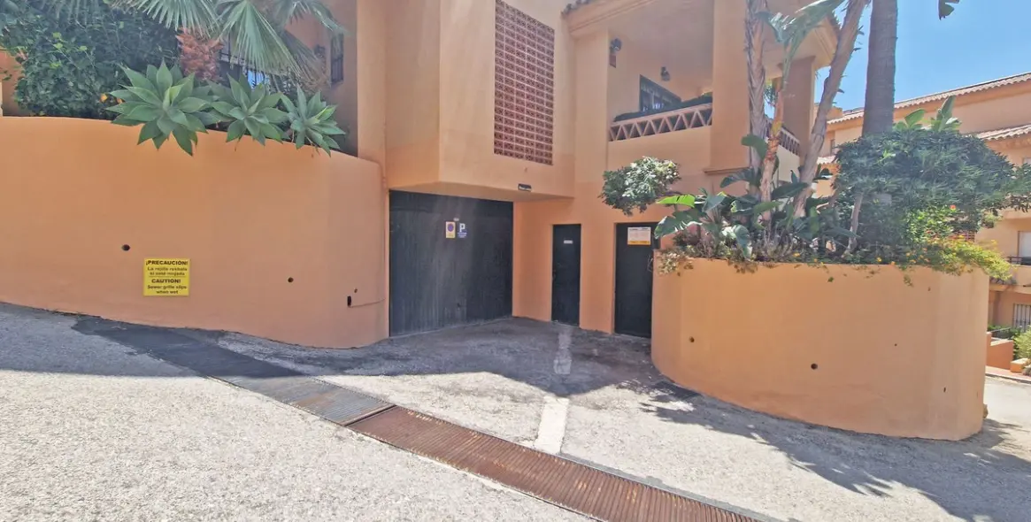 Sale of penthouse in Riviera del Sol 50