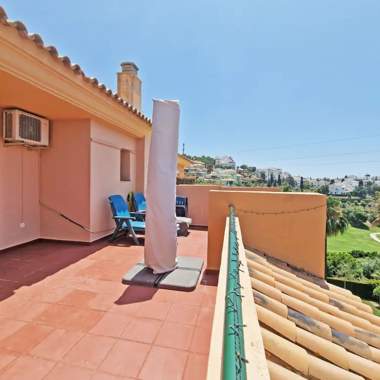 Sale of penthouse in Riviera del Sol