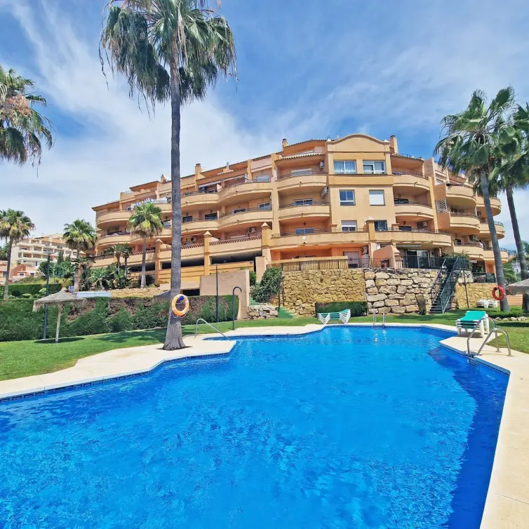 Sale of penthouse in Riviera del Sol