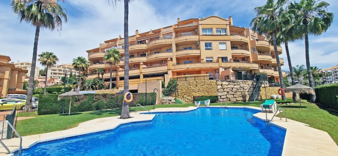 Sale of penthouse in Riviera del Sol 1