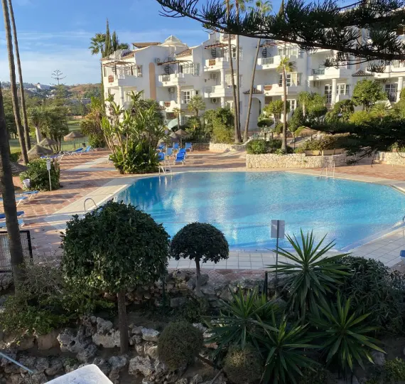 Sale of middle floor apartment in Mijas
