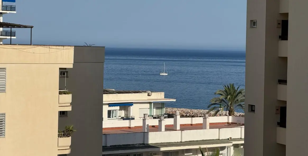 Sale of middle floor apartment in Marbella 1