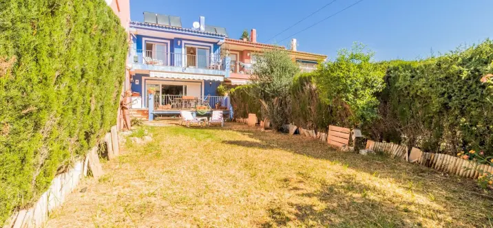 Sale of townhouse in Estepona 1